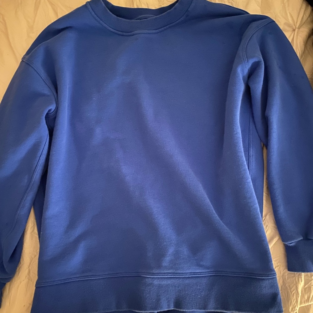 Lululemon crewneck!